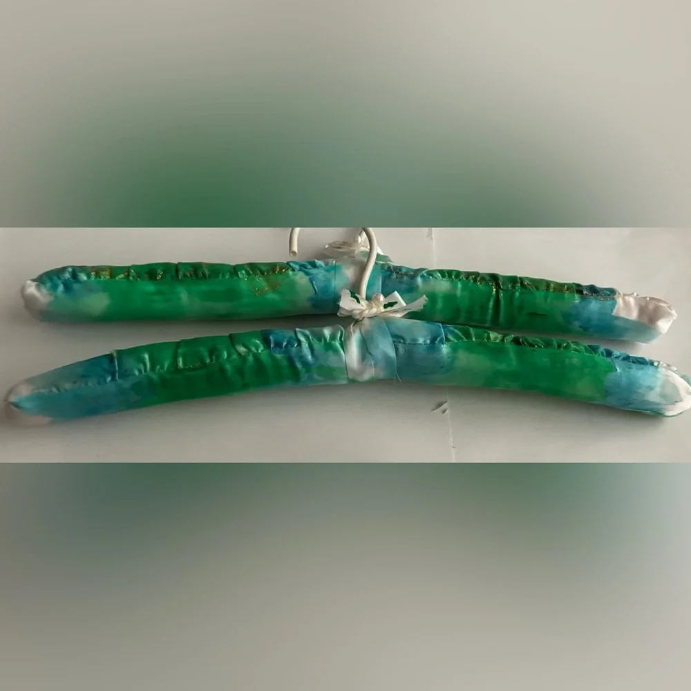 New Two Hangers Bow with Rose Hand Painted by Artist Blue Green made in USA